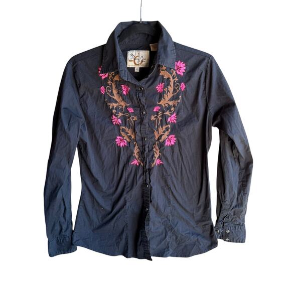 The Sherry Cervi Tops - Sherry Cervi Women’s Western Floral Embroidered Button-Up Shirt Black Rodeo S